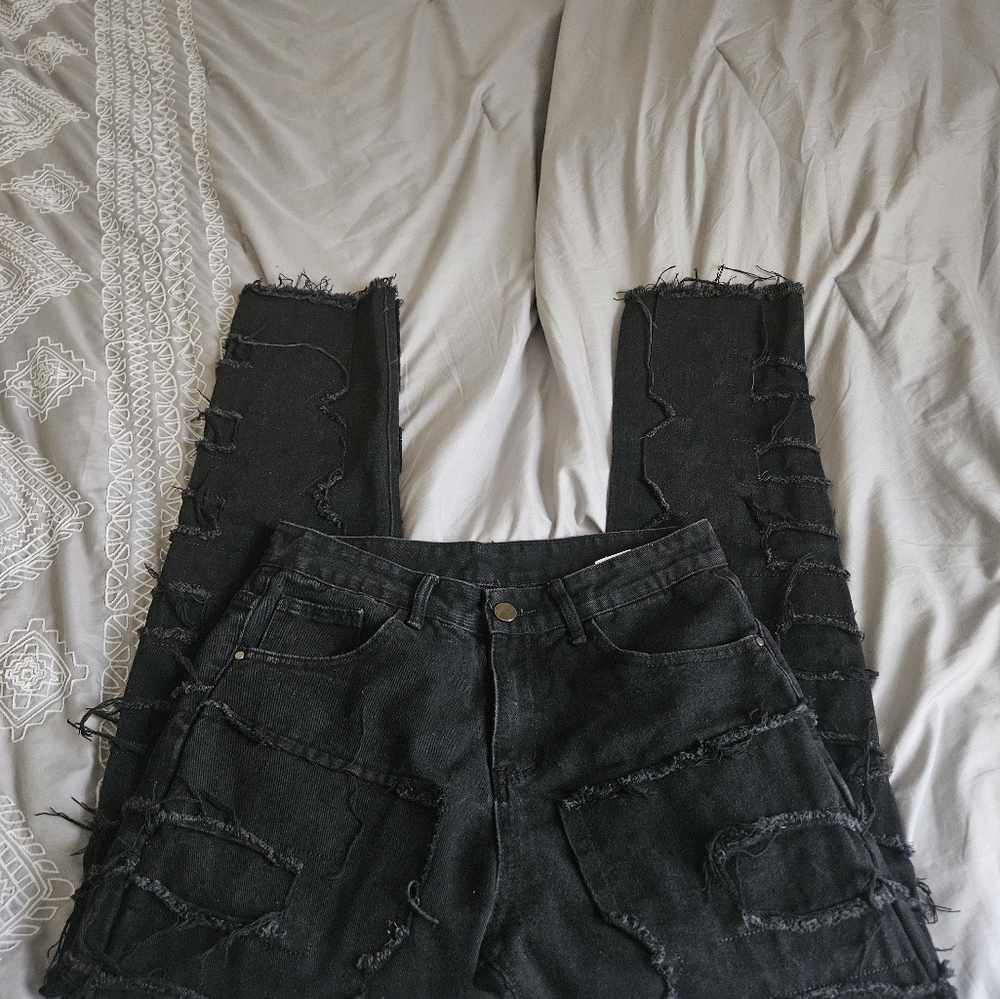 SIZE 32 Black‎ Distressed Jeans